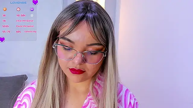 EmilyRouss  online show from 03/05/25, 10:10