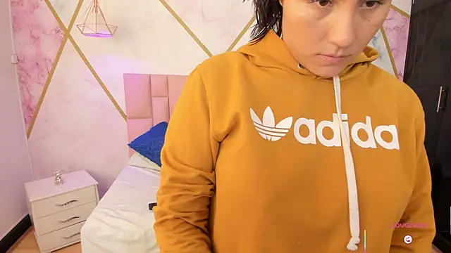 lizortiz online show from 10/23/25, 01:10