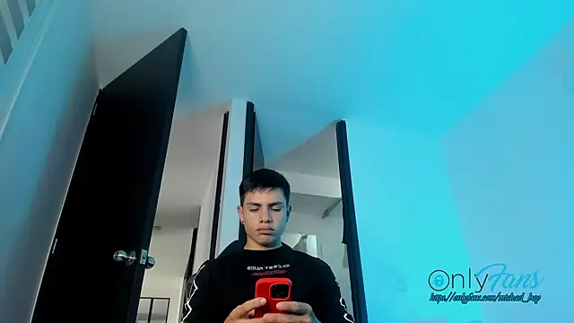 Snapshot of michael_boy88 chatting on 09/09/25, 08:52 michael boy88 online show from 09/09/25, 08:52