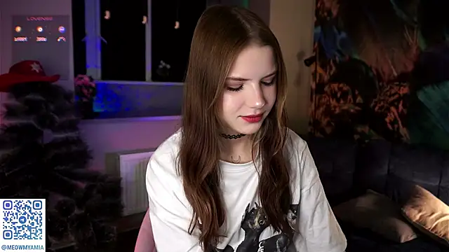 EvelyynLopez online show from 12/20/24, 02:16