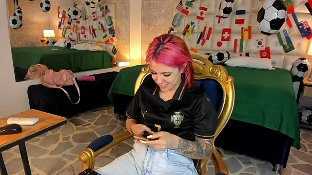 MelaniieRoux online show from 07/02/26, 05:08