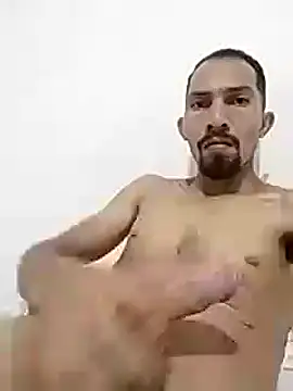 Snapshot of Emilio2034 chatting on 01/26/25, 01:31 Emilio2034 online show from 01/26/25, 01:31