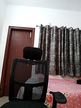 Snapshot of sanaya_baby chatting on 01/17/25, 11:18 sanaya baby online show from 01/17/25, 11:18