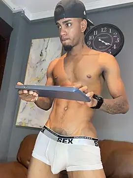 AaronCruz  online show from 01/27/25, 07:24