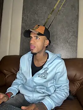 AaronCruz  online show from 03/03/25, 01:20