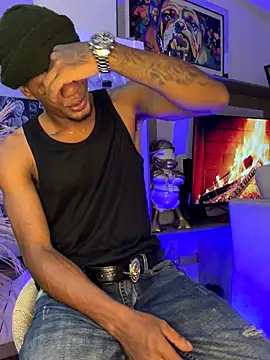 AaronCruz  online show from 10/08/25, 04:54