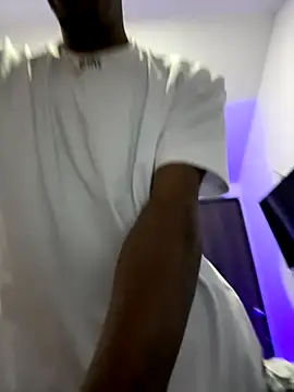 AaronCruz  online show from 10/18/25, 09:10