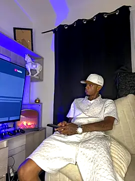 AaronCruz  online show from 10/23/25, 02:00