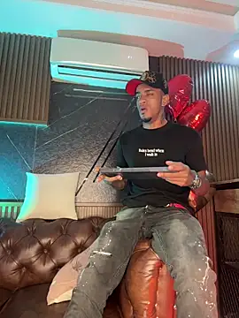 AaronCruz  online show from 02/15/26, 04:42