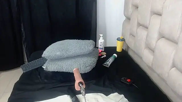 Roxy-Smith online show from 02/17/25, 03:15