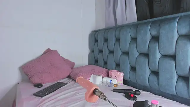 Roxy-Smith online show from 03/18/26, 11:19