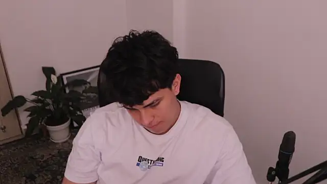 Tony Hoffa online show from 04/05/26, 10:07