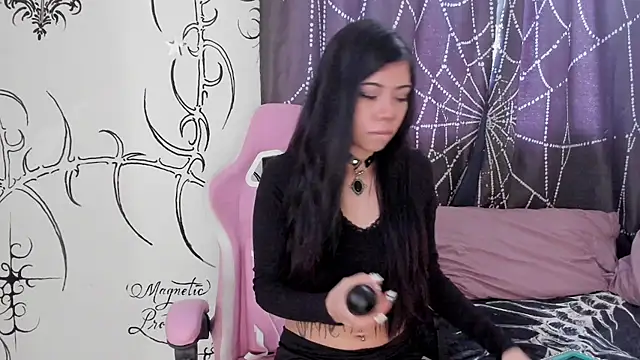 Snapshot of AlyRoses chatting on 06/17/26, 04:19 AlyRoses online show from 06/17/26, 04:19
