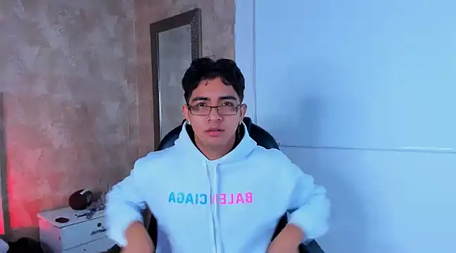 Snapshot of Muichiro_tokito1 chatting on 12/31/24, 01:52 Muichiro tokito1 online show from 12/31/24, 01:52