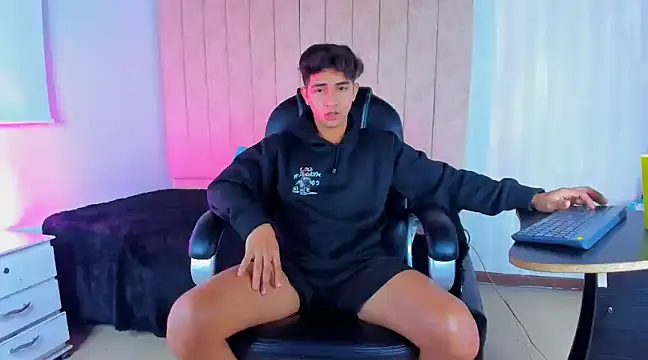 Snapshot of Muichiro_tokito1 chatting on 03/14/25, 03:15 Muichiro tokito1 online show from 03/14/25, 03:15