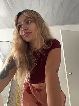 amanda-medrano1 online show from 04/06/26, 03:13