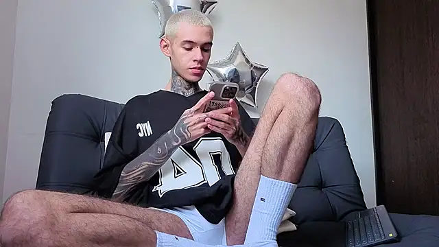 Saturno v online show from 09/27/25, 03:39