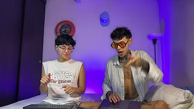 Saturno v online show from 04/28/26, 01:15