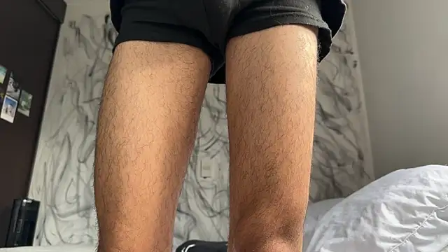 Snapshot of Saturno_v chatting on 05/14/26, 09:43 Saturno v online show from 05/14/26, 09:43
