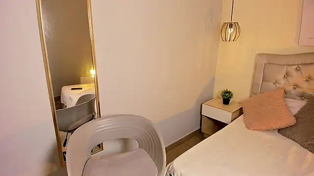 escarleth   online show from 11/18/25, 12:20