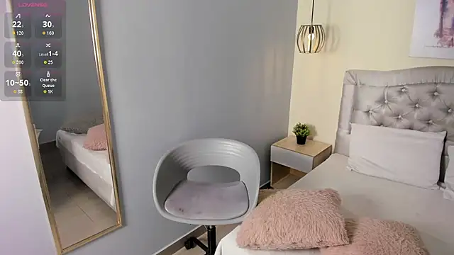 escarleth   online show from 03/18/26, 11:46