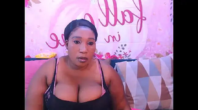 Snapshot of SexcGals chatting on 01/20/25, 07:04 SexcGals online show from 01/20/25, 07:04