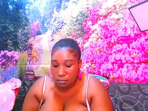 Snapshot of SexcGals chatting on 02/02/25, 07:14 SexcGals online show from 02/02/25, 07:14