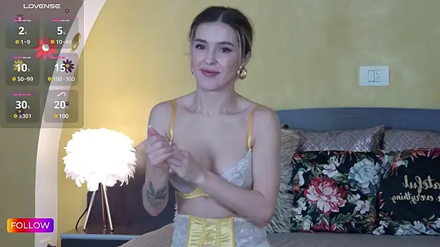 Snapshot of Sarah-Hart chatting on 01/26/25, 05:23 Sarah-Hart online show from 01/26/25, 05:23