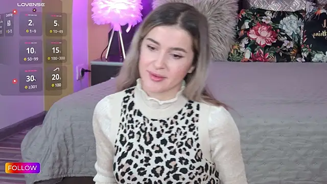 Snapshot of Sarah-Hart chatting on 02/06/25, 08:50 Sarah-Hart online show from 02/06/25, 08:50