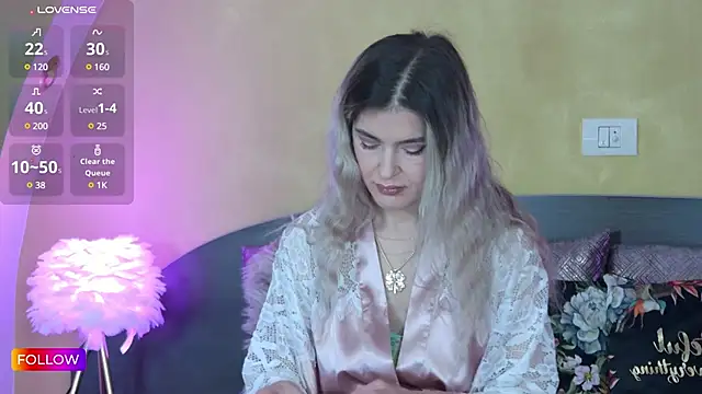 Snapshot of Sarah-Hart chatting on 02/08/25, 05:51 Sarah-Hart online show from 02/08/25, 05:51