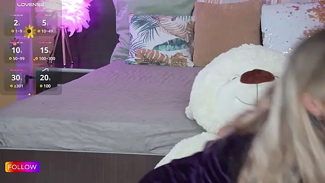 Snapshot of Sarah-Hart chatting on 03/05/25, 06:23 Sarah-Hart online show from 03/05/25, 06:23