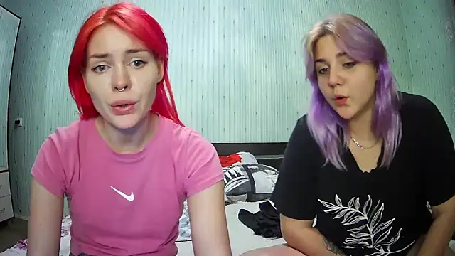 ChrisGirls online show from 12/04/24, 07:23
