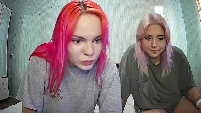 ChrisGirls online show from 12/17/24, 12:43