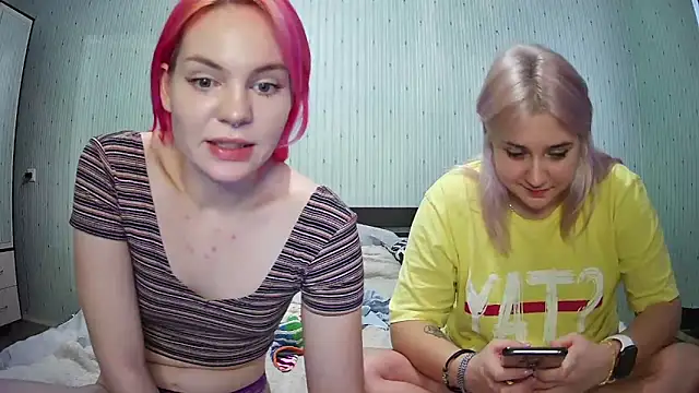 ChrisGirls online show from 12/24/24, 12:44