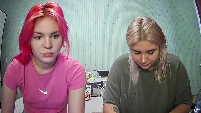 ChrisGirls online show from 12/27/24, 08:45