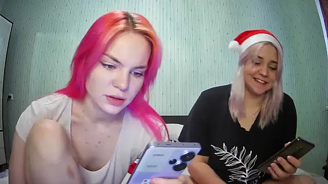 ChrisGirls online show from 12/29/24, 10:34