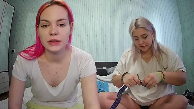 ChrisGirls online show from 01/04/25, 11:11