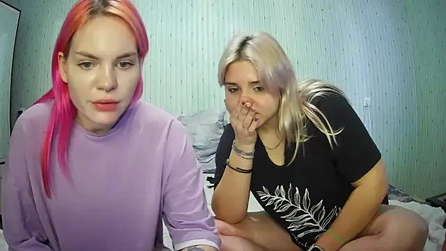 ChrisGirls online show from 01/11/25, 12:18