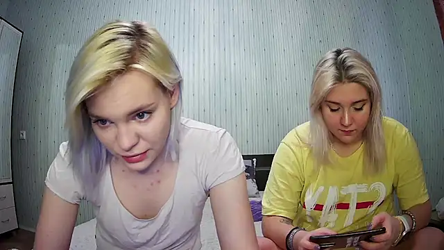 ChrisGirls online show from 01/18/25, 09:02