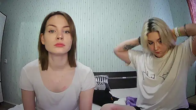 ChrisGirls online show from 02/02/25, 10:57