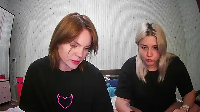 ChrisGirls online show from 02/06/25, 05:09