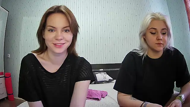 ChrisGirls online show from 02/18/25, 10:27