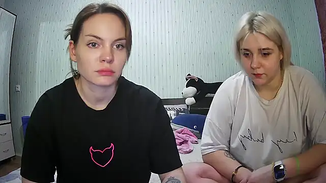 ChrisGirls online show from 03/04/25, 03:04