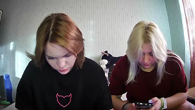 ChrisGirls online show from 03/06/25, 02:29