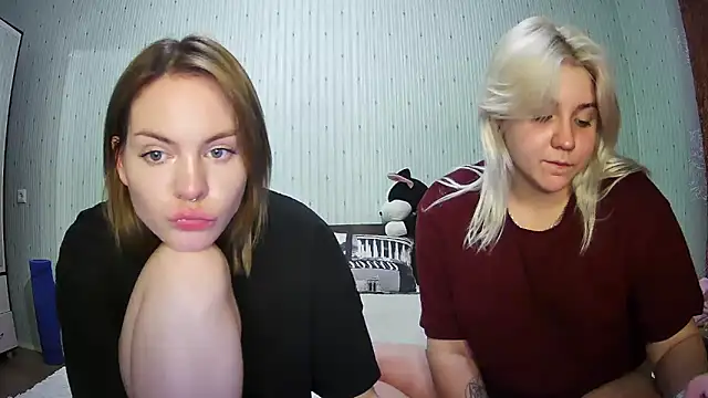 ChrisGirls online show from 03/06/25, 05:33