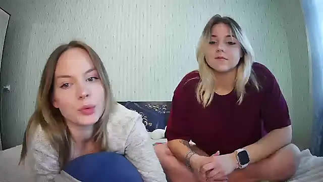 ChrisGirls online show from 09/30/25, 11:37
