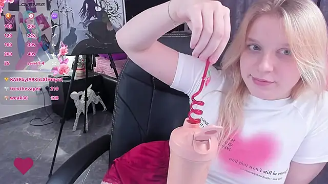 KarambaMoon online show from 01/15/25, 03:11