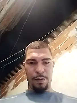 Snapshot of Leopedra2211 chatting on 01/15/26, 01:43 Leopedra2211 online show from 01/15/26, 01:43