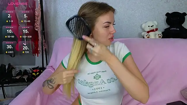 EmilyRobbie online show from 02/10/25, 12:41