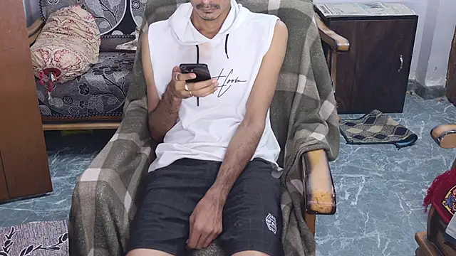 Snapshot of Habibi_big_b chatting on 05/14/26, 12:28 Habibi big b online show from 05/14/26, 12:28